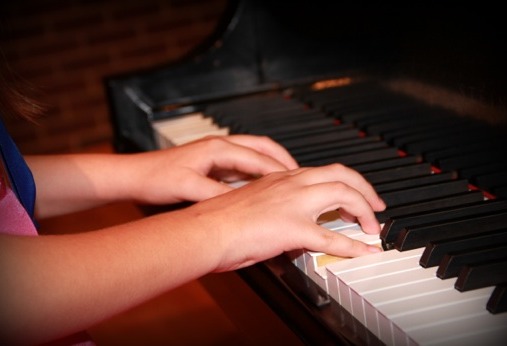 Piano Hands Posing